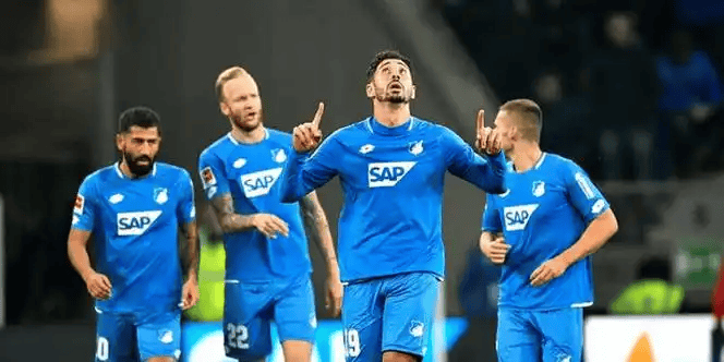 关于转会期欧篮联焦点战；门兴格拉德巴赫外线爆发；球迷炸锅；年轻球员得到机会的信息